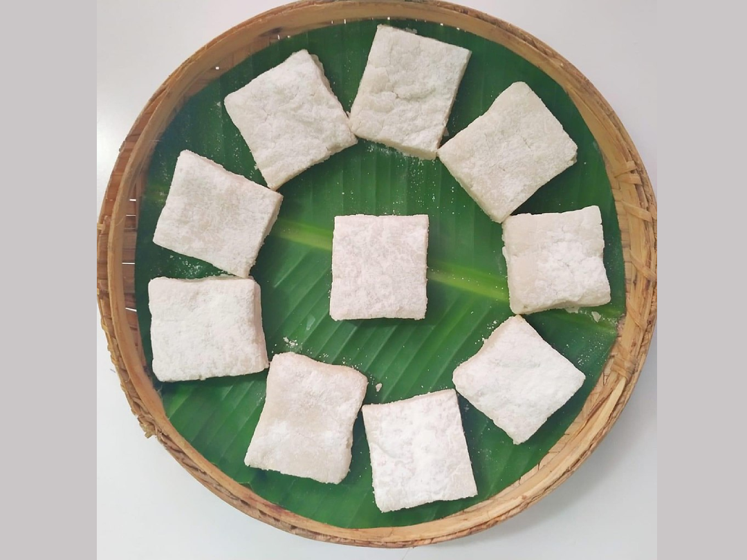 aluwa-slices-banana-leaf-presentation